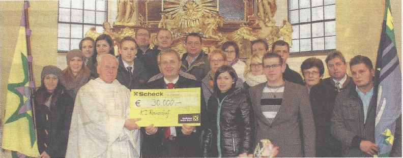 30.000 Euro an die Pfarrkirche Raxendorf für neue Kirchenbänke